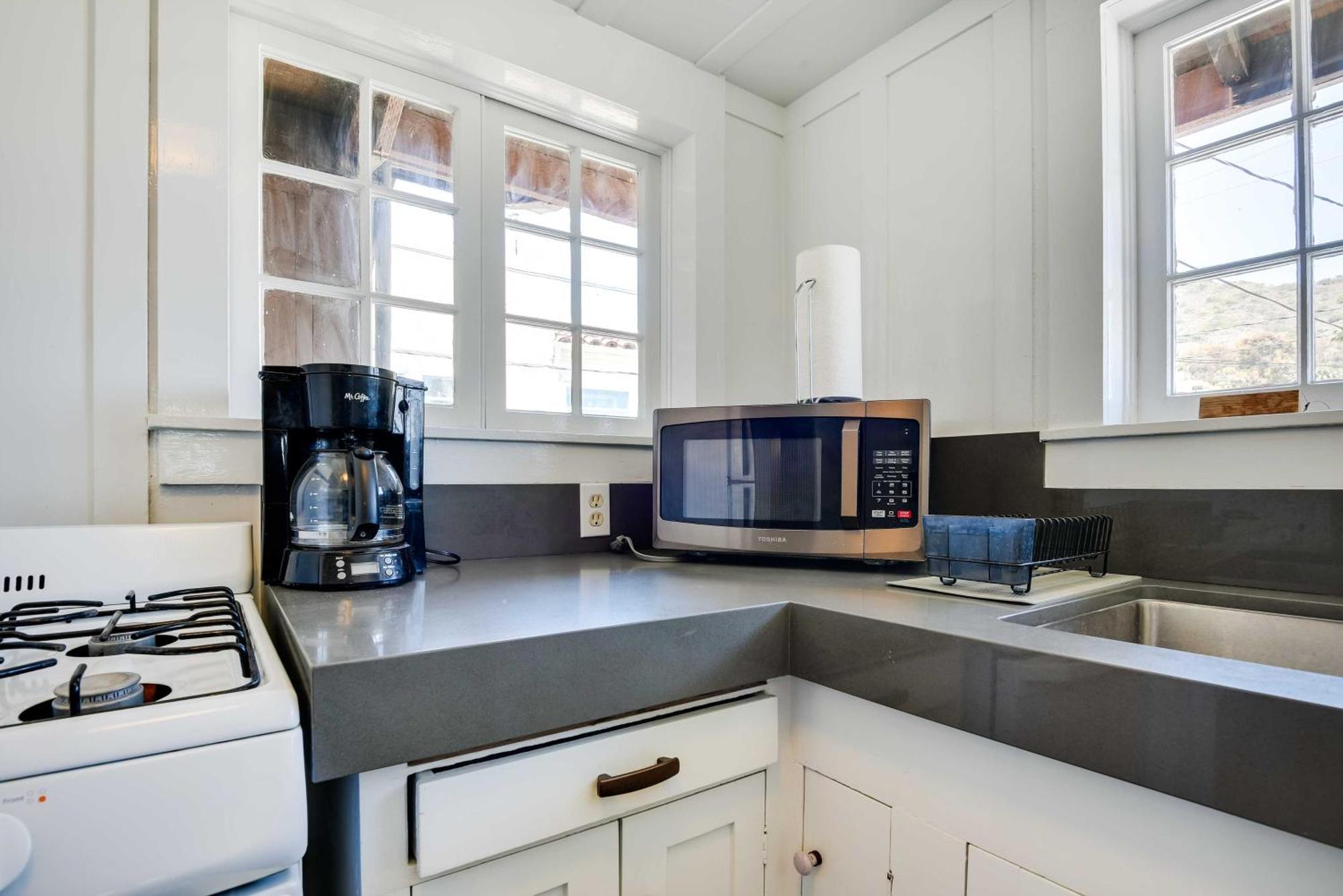 Charming Catalina Gem With Deck Walk To The Beach! Avalon Exteriör bild